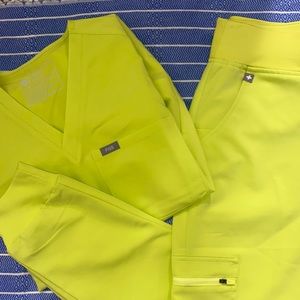 FIGS citrine scrub set XS/S